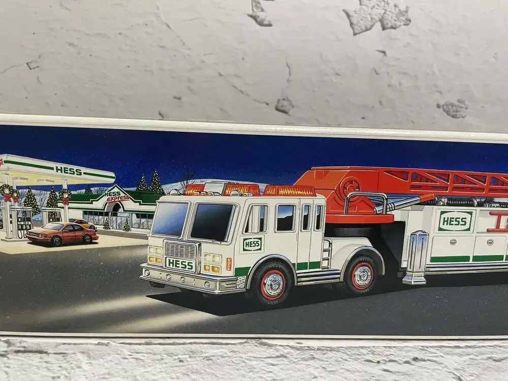 2000 Hess Fire Truck with Working Lights and Sirens